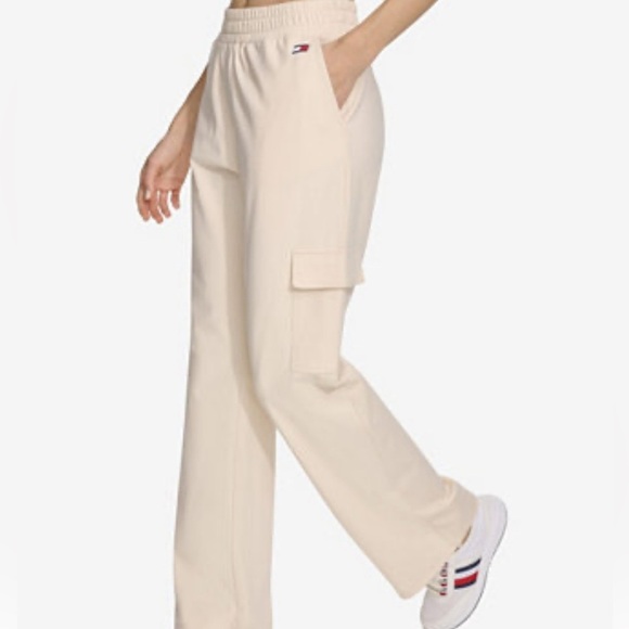 Brand New Tommy Hilfiger Ivory Cargo Jogger - Picture 1 of 11